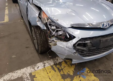 2013 Hyundai Sonata Hybrid Limited z USA, uszkodzony, nr VIN KMHEC4A40DA096374